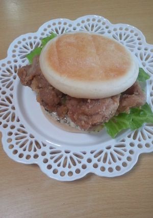 私の父も大好きな☆豚肉の唐揚げバーガー-レシピのメイン写真