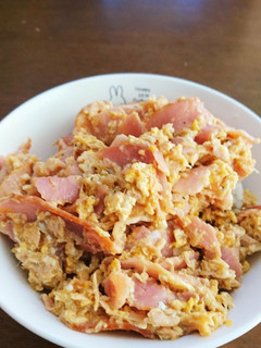 ずぼらランチ。ベーコン卵丼-レシピのメイン写真