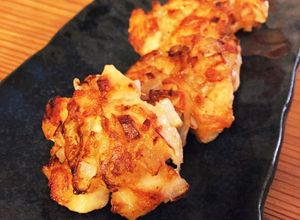 鶏胸肉と玉ねぎの唐揚げ風味の落とし焼き♪-レシピのメイン写真
