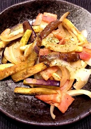 ベーコンとナスと玉ねぎのコンソメ炒め-レシピのメイン写真