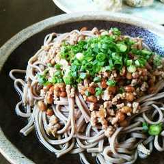 我が家の夏のお昼の定番☀納豆ひき肉そば-レシピのメイン写真