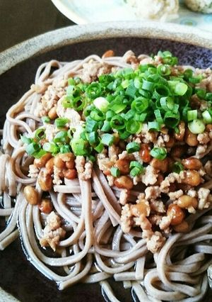 我が家の夏のお昼の定番☀納豆ひき肉そば-レシピのメイン写真