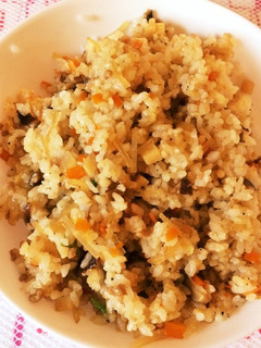 余り春巻き具と余りご飯で簡単チャーハン!-レシピのメイン写真