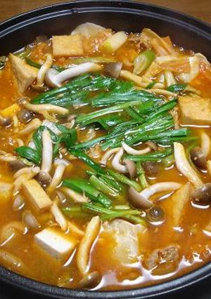 おいしー　チゲ鍋☆キムチ鍋-レシピのメイン写真