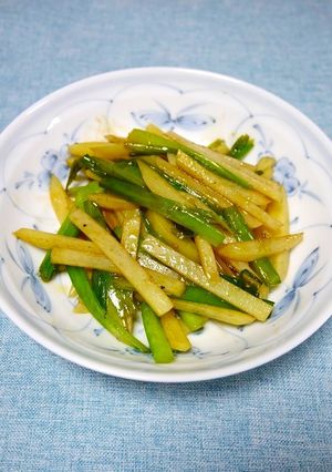 簡単！ニラの茎とじゃがいものソース炒め-レシピのメイン写真