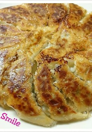 ジュワうま♥️しっかり味のパリパリ餃子-レシピのメイン写真