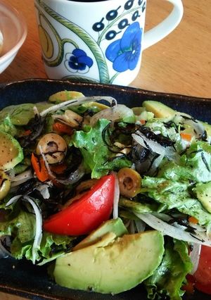 ひじきとアボカドとトマトのサラダ-レシピのメイン写真