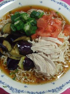 夏野菜と鶏肉でさっぱり冷やしラーメン-レシピのメイン写真