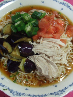 夏野菜と鶏肉でさっぱり冷やしラーメン-レシピのメイン写真