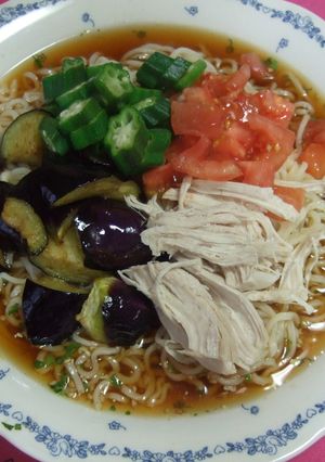 夏野菜と鶏肉でさっぱり冷やしラーメン-レシピのメイン写真