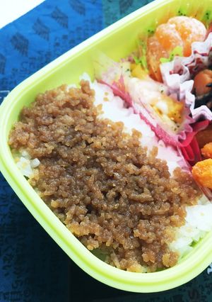 鶏そぼろ弁当☆たまには味噌で☆超簡単-レシピのメイン写真