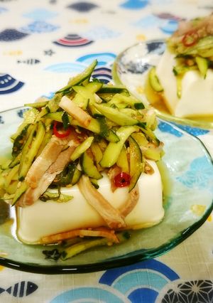冷奴を豪華に♬チャーシュー胡瓜大葉のせ-レシピのメイン写真