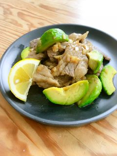 牛肉とアボカドのわさび炒め-レシピのメイン写真