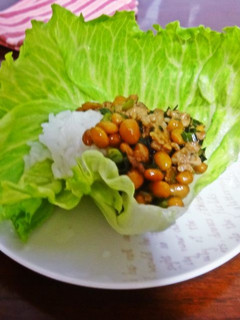 うまうま納豆そぼろのレタス包みご飯-レシピのメイン写真