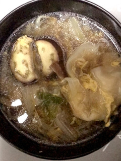 たっぷり野菜とワンタンのスープ-レシピのメイン写真