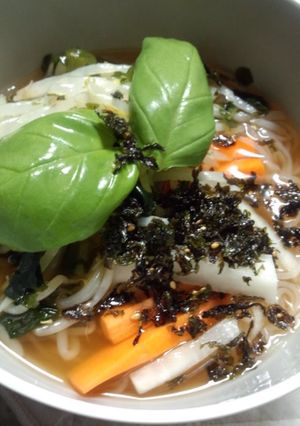 ピクルスと韓国海苔の冷やし塩ラーメン-レシピのメイン写真