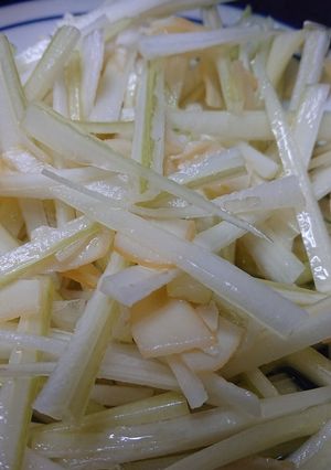 セロリ嫌いにも好評セロリいかくんの酢の物-レシピのメイン写真