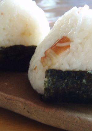 美味しいよ！かにかまおにぎり＾＾-レシピのメイン写真
