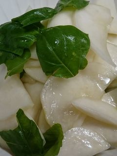 バジルとレモンで爽やか☆カブのサラダ-レシピのメイン写真