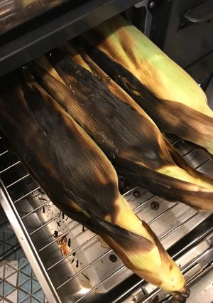 香ばしい！皮のまま丸焦げとうもろこし-レシピのメイン写真