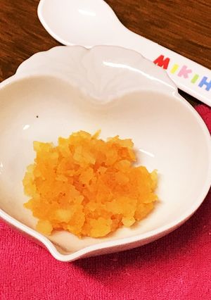 簡単離乳食中期もぐもぐリンゴと人参さん-レシピのメイン写真