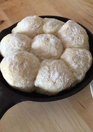 スキレットで 手捏ね 白い ちぎりパン-レシピのメイン写真