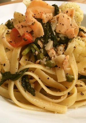 サーモンと春菊のパスタ白ワインソース-レシピのメイン写真