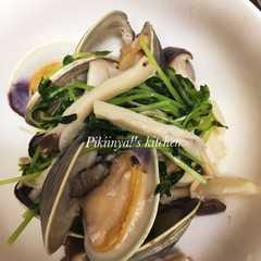 รูปของ ボンビノス貝と豆苗の☆酒蒸し*バター入り