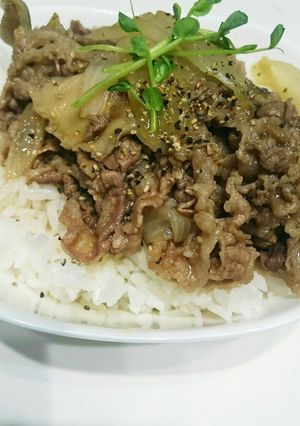 ぴりっ。さっぱり。夏牛丼♪-レシピのメイン写真
