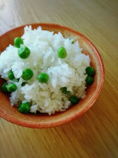 材料は豆と白米だけ♪グリーンピース豆ご飯-レシピのメイン写真