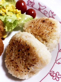 オリーブ油で焼きおにぎり^ ^-レシピのメイン写真