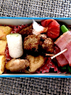 お弁当に♪カニカマとチーズの卵焼き-レシピのメイン写真