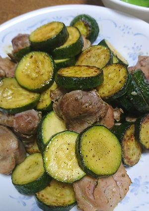 砂肝とズッキーニの炒め物-レシピのメイン写真