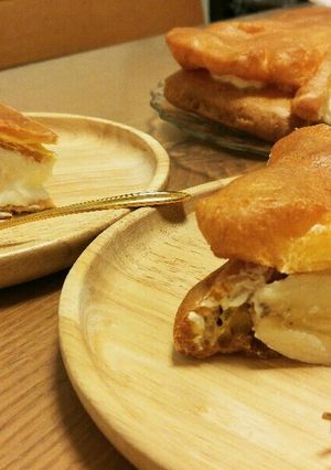 バナナと桃のシューサンドケーキ-レシピのメイン写真