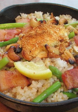 ベーコンとアスパラの焼きチーズナッツ炒飯-レシピのメイン写真