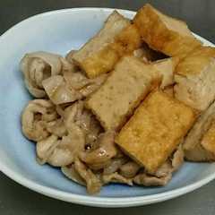 รูปของ 厚揚げと豚バラの煮物