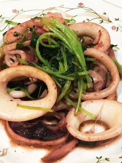 スルメイカと豆苗のバター醤油炒め-レシピのメイン写真