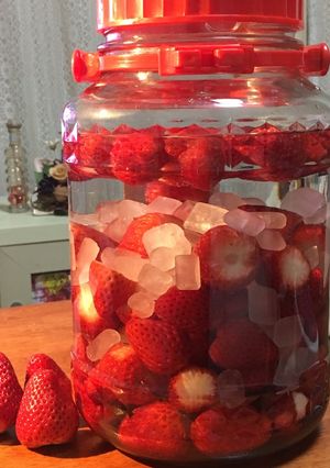 直売所いちごで作るいちご酒-レシピのメイン写真