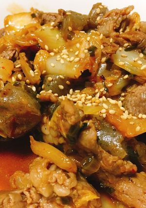 カサ増し炒め物☆こんにゃく牛キムチ炒め-レシピのメイン写真