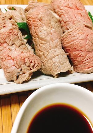 巻くだけで至高のつまみ☆牛ロース大葉巻き-レシピのメイン写真