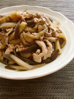 なすと豚肉、玉ねぎのピリ辛味噌炒め。-レシピのメイン写真