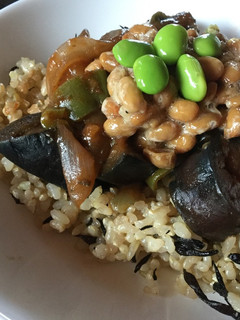 納豆と夏野菜ケチャップ丼-レシピのメイン写真