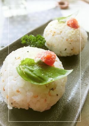 梅＊バジル、わさび塩のおにぎり-レシピのメイン写真