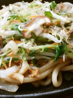 簡単に♪豆苗の焼きうどん!-レシピのメイン写真