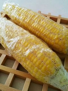 レンジでかんたん♬ゆでとうもろこし♡-レシピのメイン写真