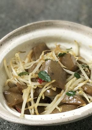おつまみ◎ピリ辛こんにゃく〈もやし入り〉-レシピのメイン写真