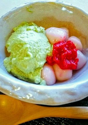 フンワリと「豆乳抹茶ムースと苺白玉」-レシピのメイン写真