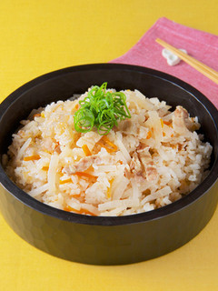 食材3つで簡単!豚バラ肉の炊き込みごはん-レシピのメイン写真
