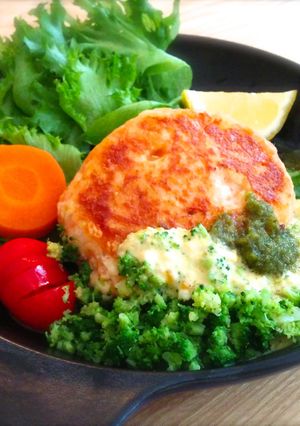 簡単タルタルで塩鮭とお豆腐のハンバーグ-レシピのメイン写真