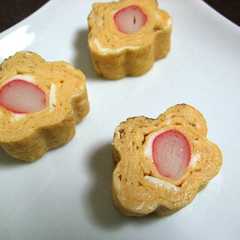 รูปของ お花の出汁巻き卵（キャラ弁）